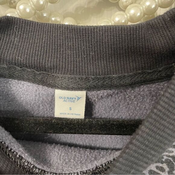 Leopard Print Old Navy Active Crop Sweatshirt - Picture 3 of 5